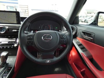 صورة 3 لـ 2024 Lexus IS