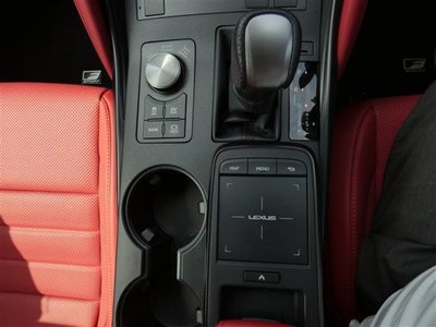 2024 Lexus IS 缩略图 13