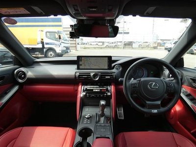 صورة 2 لـ 2024 Lexus IS