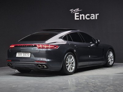 PORSCHE PANAMERA - 4