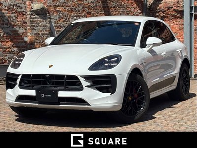PORSCHE MACAN - 1