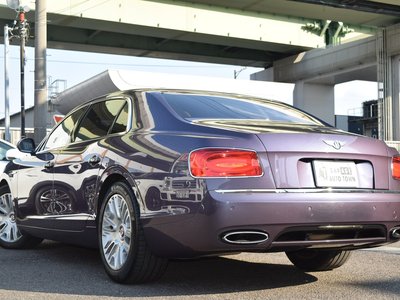 BENTLEY FLYING SPUR - 6