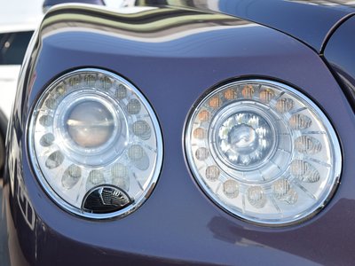 BENTLEY FLYING SPUR - 10