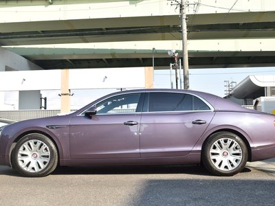 BENTLEY FLYING SPUR - 7