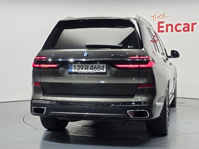 2023 BMW X7 — фото 4