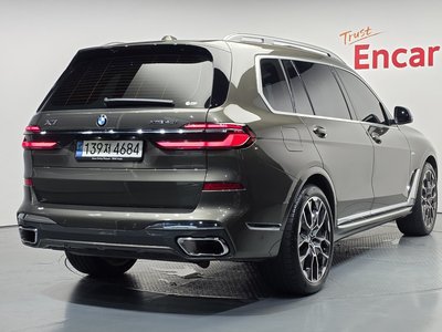 2023 BMW X7 — фото 3