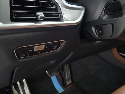 2023 BMW X7 缩略图 28