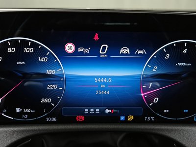 MERCEDES-BENZ E-CLASS - 8