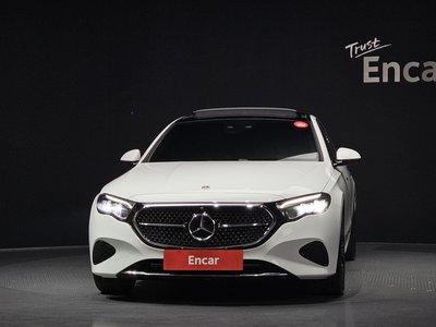 MERCEDES-BENZ E-CLASS - 2