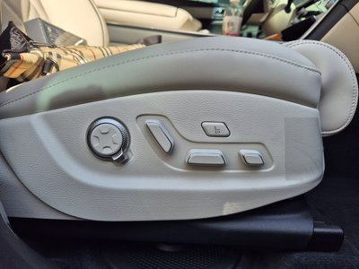 2025 Genesis GV80 thumbnail 12