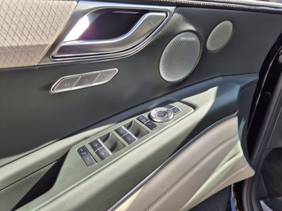 2025 Genesis GV80 thumbnail 13