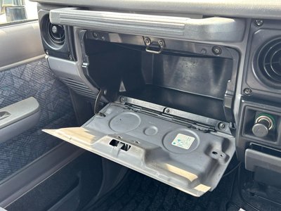 صورة مصغرة 32 لـ 2000 Toyota LAND CRUISER 70