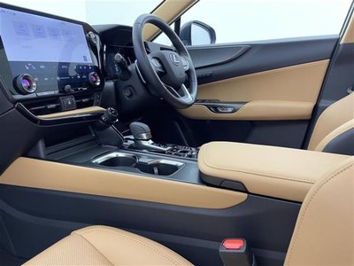 2023 Lexus NX thumbnail 25
