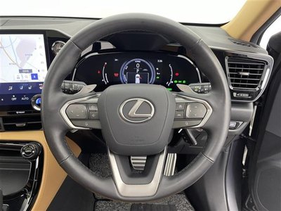 صورة 10 لـ 2023 Lexus NX