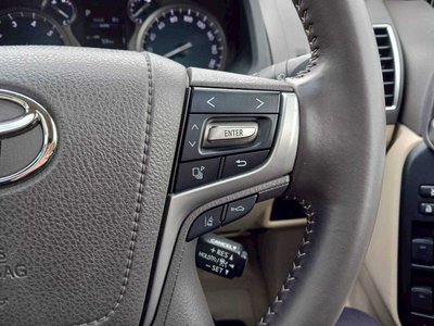 TOYOTA LAND CRUISER PRADO - 9