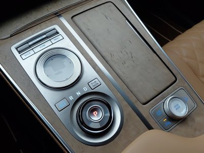 2022 Genesis GV80 photo 9