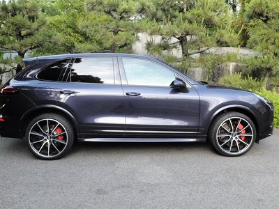 PORSCHE CAYENNE - 8