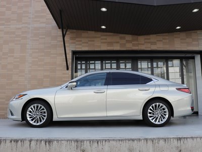 LEXUS ES - 8