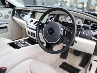 ROLLS-ROYCE GHOST - 7