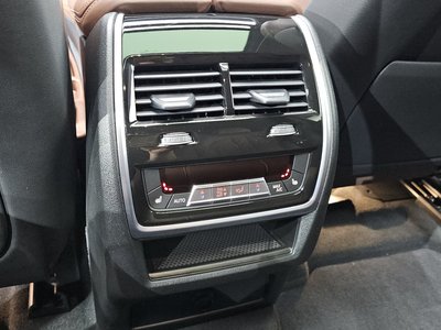 2025 BMW X6 — миниатюра 27