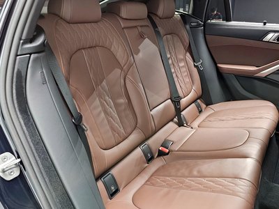 2025 BMW X6 — миниатюра 18