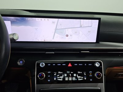 2024 Genesis GV80 — миниатюра 14