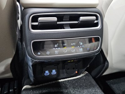 2026 Genesis GV70 — миниатюра 32