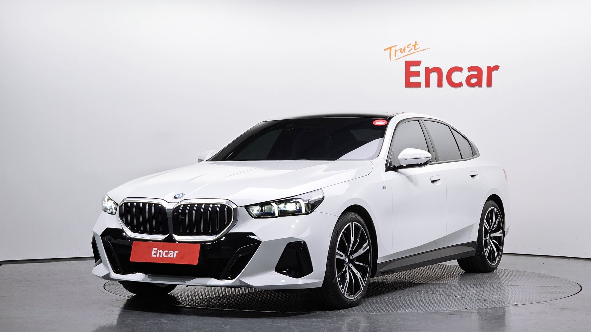 BMW 5 SERIES - View 1