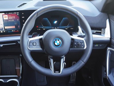 2026 BMW IX2 照片 9