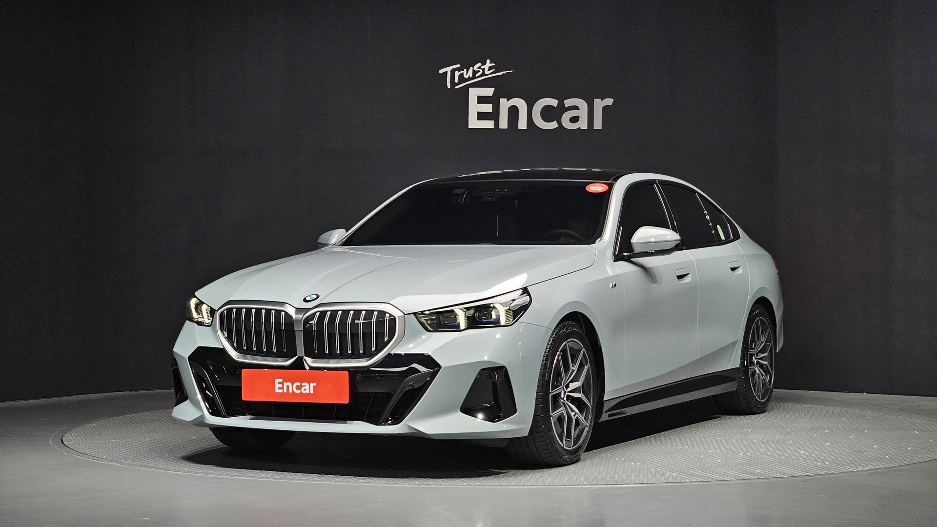 BMW 5 SERIES - View 1