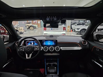 MERCEDES-BENZ GLB - 4