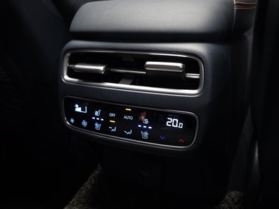 2024 Genesis GV70 thumbnail 33