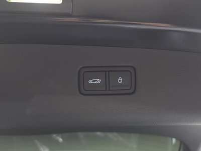 2024 Genesis GV70 thumbnail 36