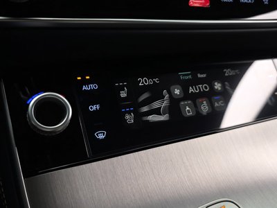 2024 Genesis GV70 thumbnail 32