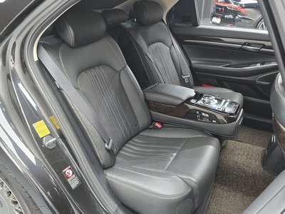 صورة مصغرة 18 لـ 2019 Genesis G90