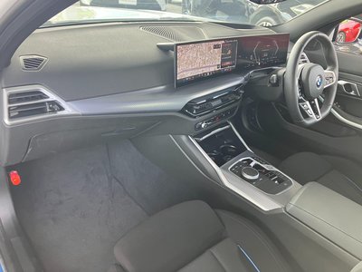 صورة مصغرة 120 لـ 2025 BMW 3 SERIES