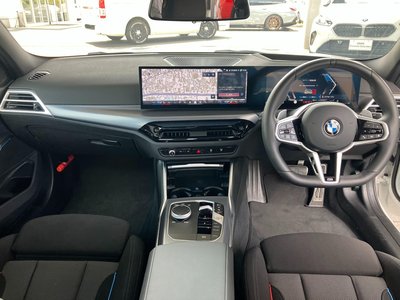 صورة مصغرة 11 لـ 2025 BMW 3 SERIES