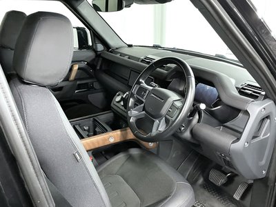 LAND ROVER DEFENDER - 9