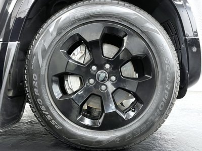 LAND ROVER DEFENDER - 6
