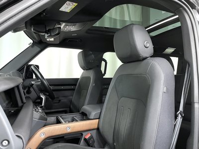 LAND ROVER DEFENDER - 10