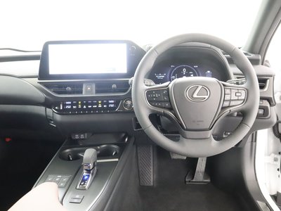 2025 LEXUS UX — фото 9