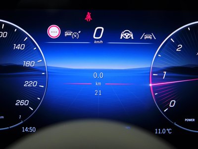 MERCEDES-BENZ GLC - 9