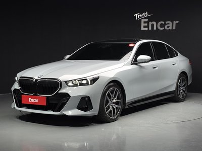 BMW 5 SERIES - 1