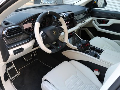 صورة 2 لـ 2026 Lamborghini URUS
