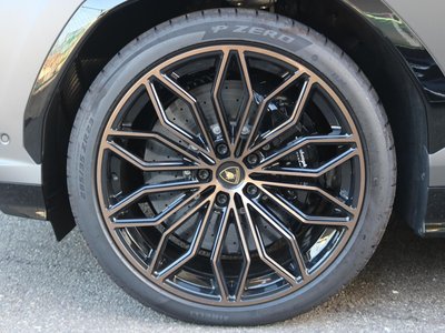 صورة 3 لـ 2026 Lamborghini URUS