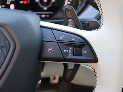 2026 Lamborghini URUS — миниатюра 11