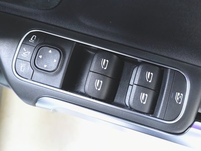 2023 Mercedes-BENZ GLB — миниатюра 23
