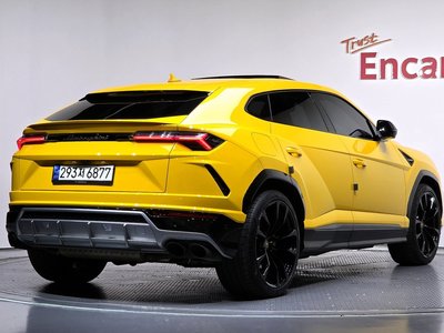 LAMBORGHINI URUS - 3