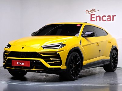 LAMBORGHINI URUS - 1