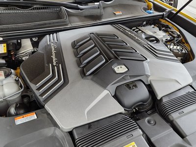 LAMBORGHINI URUS - 7